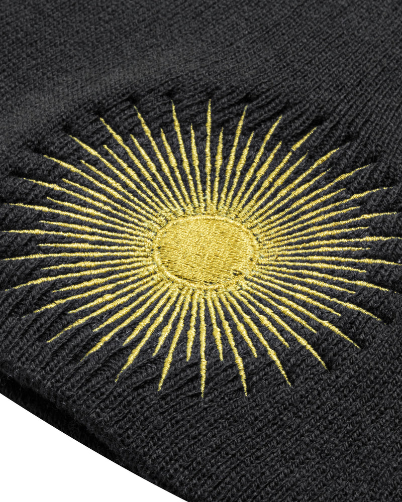 
                  
                    Load image into Gallery viewer, GOLD SUPERNOVA. BLACK SKULL BEANIE
                  
                
