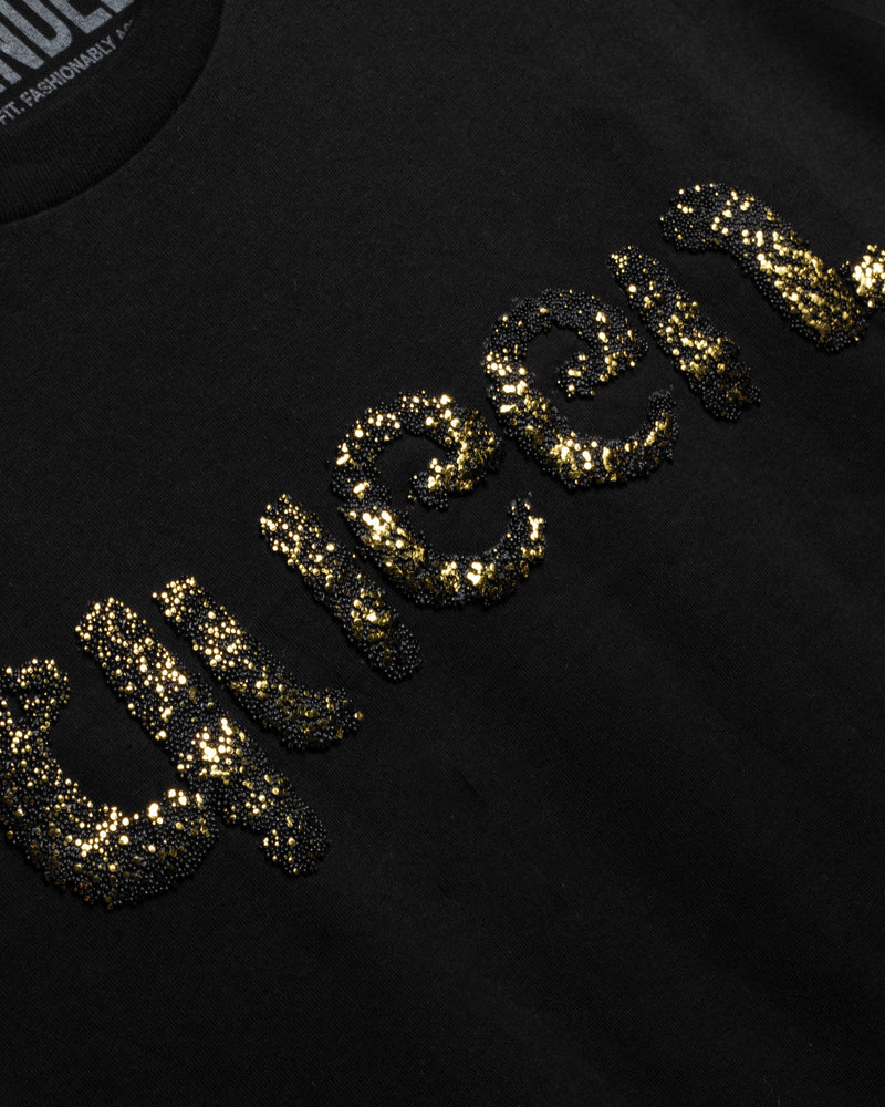 
                  
                    Load image into Gallery viewer, GOLD ONE WORD. T-SHIRT: QUEEN.
                  
                