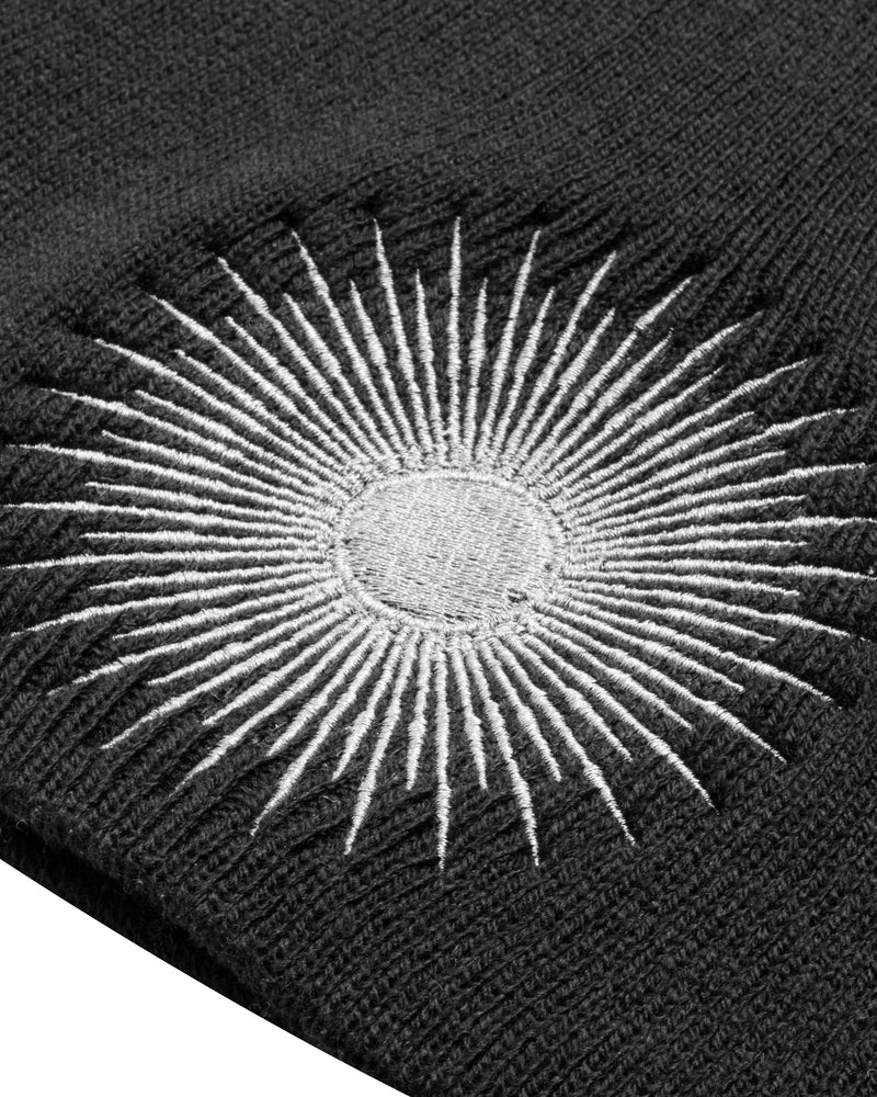 
                  
                    Load image into Gallery viewer, WHITE SUPERNOVA, BLACK SKULL BEANIE.
                  
                